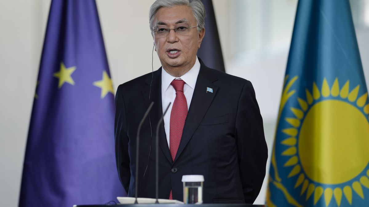 Kazachstán dodržuje sankce proti Rusku, ujišťoval prezident v Berlíně